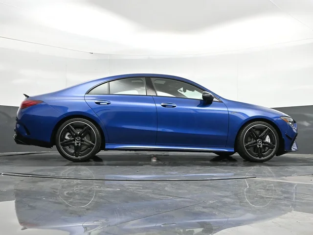Nuevos MERCEDES-BENZ CLA à Estados chez autogozo