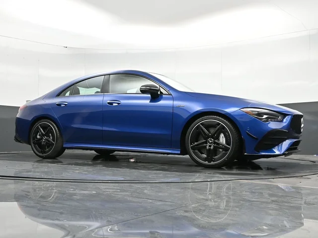 Nuevos MERCEDES-BENZ CLA à Estados chez autogozo