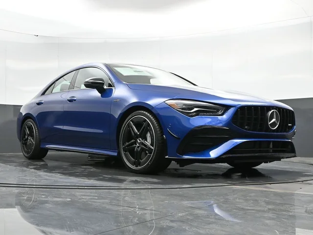 Nuevos MERCEDES-BENZ CLA à Estados chez autogozo
