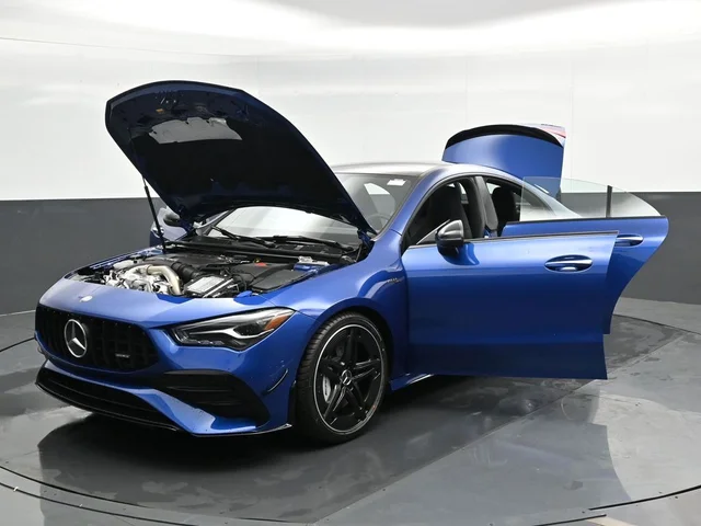 Nuevos MERCEDES-BENZ CLA à Estados chez autogozo