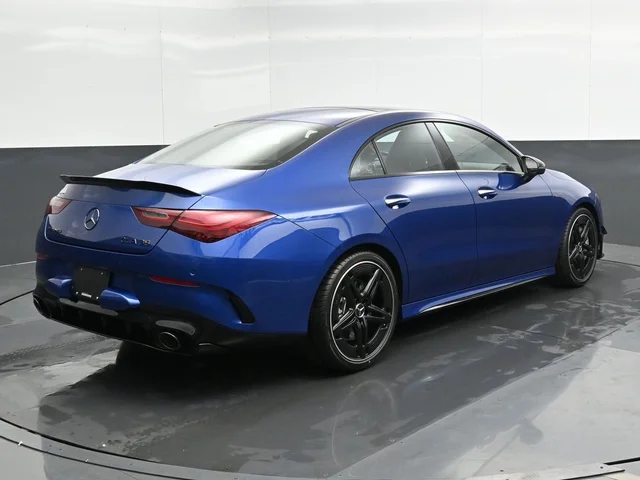 Nuevos MERCEDES-BENZ CLA à Estados chez autogozo
