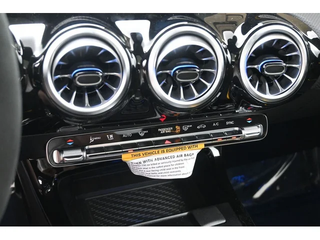 Nuevos MERCEDES-BENZ CLA à Estados chez autogozo