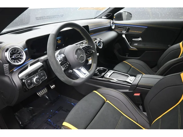 Nuevos MERCEDES-BENZ CLA à Estados chez autogozo
