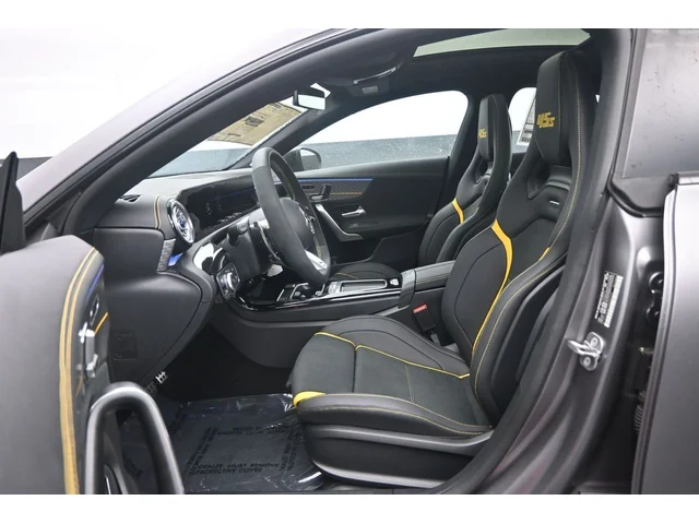 Nuevos MERCEDES-BENZ CLA à Estados chez autogozo