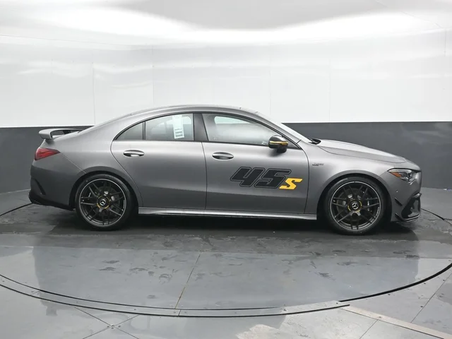 Nuevos MERCEDES-BENZ CLA à Estados chez autogozo