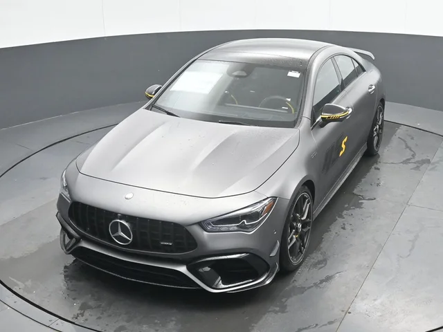 Nuevos MERCEDES-BENZ CLA à Estados chez autogozo