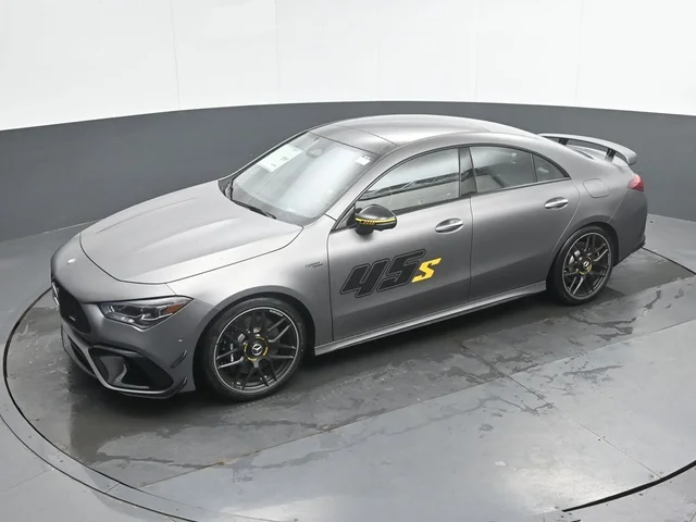 Nuevos MERCEDES-BENZ CLA à Estados chez autogozo