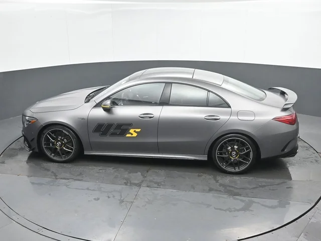 Nuevos MERCEDES-BENZ CLA à Estados chez autogozo