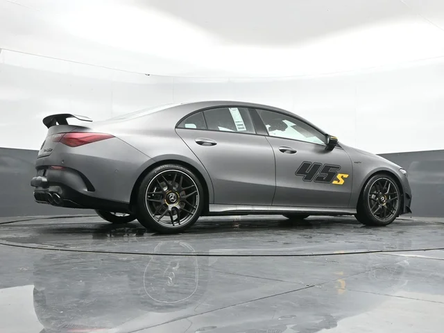 Nuevos MERCEDES-BENZ CLA à Estados chez autogozo
