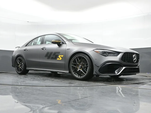 Nuevos MERCEDES-BENZ CLA à Estados chez autogozo