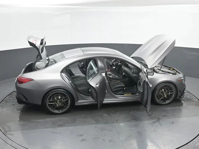 Nuevos MERCEDES-BENZ CLA à Estados chez autogozo
