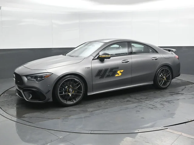 Nuevos MERCEDES-BENZ CLA à Estados chez autogozo