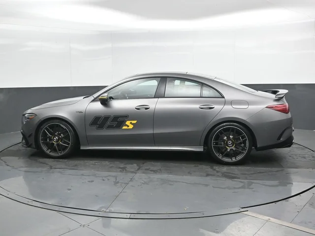 Nuevos MERCEDES-BENZ CLA à Estados chez autogozo