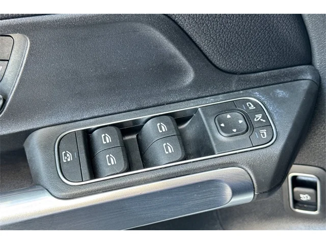 SEMINUEVOS MERCEDES-BENZ GLB at ELK GROVE in Elk Grove Buick GMC