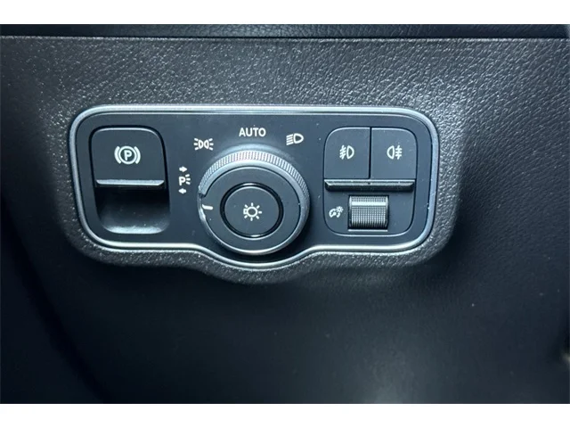 SEMINUEVOS MERCEDES-BENZ GLB at ELK GROVE in Elk Grove Buick GMC