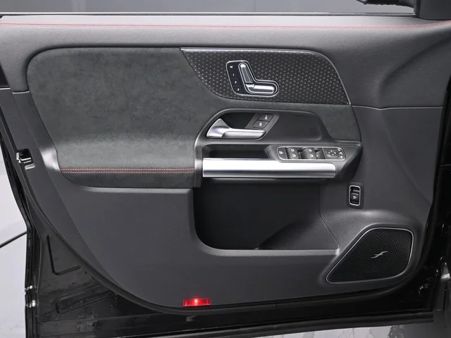 Nuevos MERCEDES-BENZ GLA à Estados chez autogozo