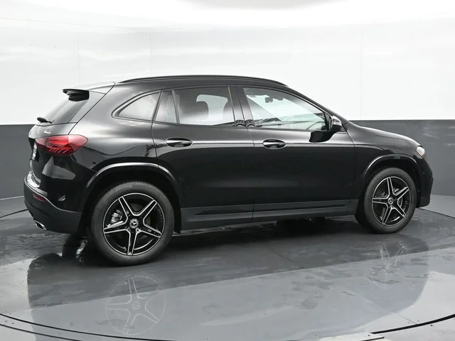 Nuevos MERCEDES-BENZ GLA à Estados chez autogozo
