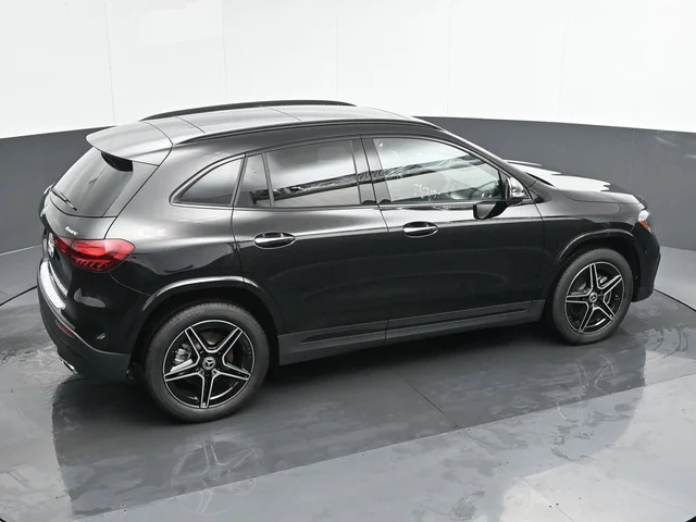 Nuevos MERCEDES-BENZ GLA à Estados chez autogozo