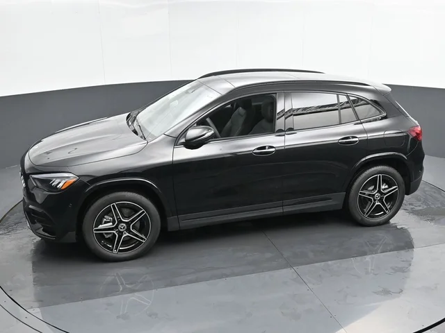 Nuevos MERCEDES-BENZ GLA à Estados chez autogozo