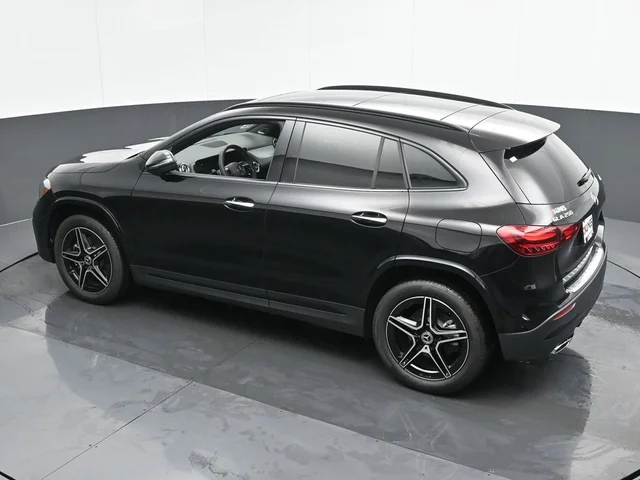 Nuevos MERCEDES-BENZ GLA à Estados chez autogozo