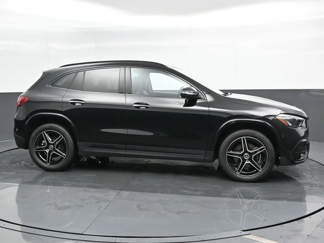 Nuevos MERCEDES-BENZ GLA à Estados chez autogozo
