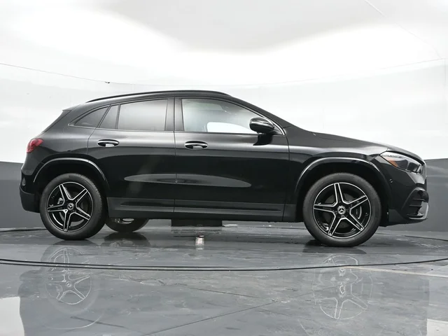 Nuevos MERCEDES-BENZ GLA à Estados chez autogozo