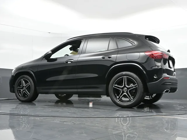 Nuevos MERCEDES-BENZ GLA à Estados chez autogozo