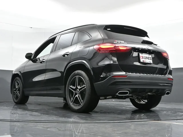 Nuevos MERCEDES-BENZ GLA à Estados chez autogozo