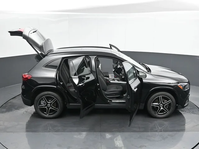 Nuevos MERCEDES-BENZ GLA à Estados chez autogozo