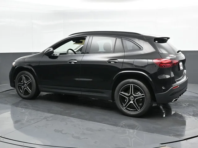 Nuevos MERCEDES-BENZ GLA à Estados chez autogozo