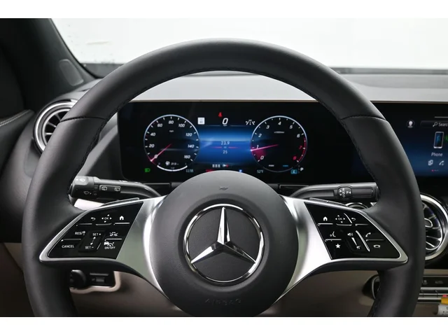 Nuevos MERCEDES-BENZ GLA à Estados chez autogozo