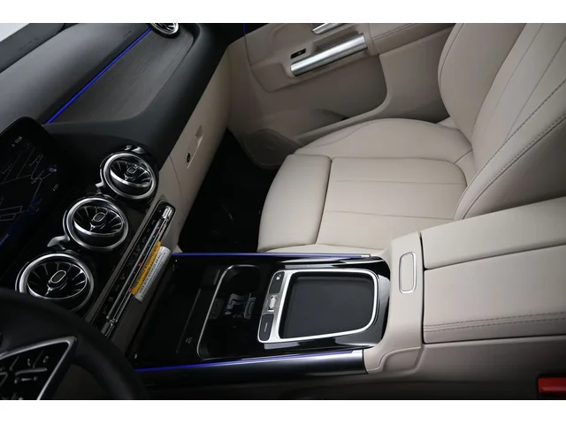 Nuevos MERCEDES-BENZ GLA à Estados chez autogozo