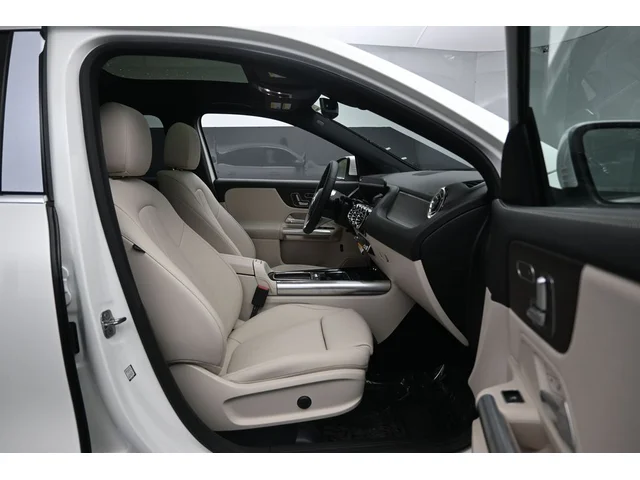 Nuevos MERCEDES-BENZ GLA à Estados chez autogozo