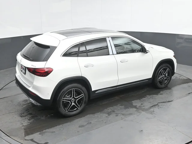 Nuevos MERCEDES-BENZ GLA à Estados chez autogozo