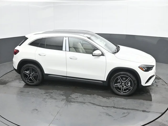 Nuevos MERCEDES-BENZ GLA à Estados chez autogozo