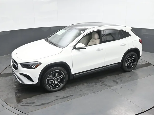 Nuevos MERCEDES-BENZ GLA à Estados chez autogozo