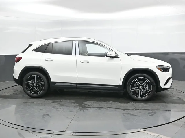 Nuevos MERCEDES-BENZ GLA à Estados chez autogozo