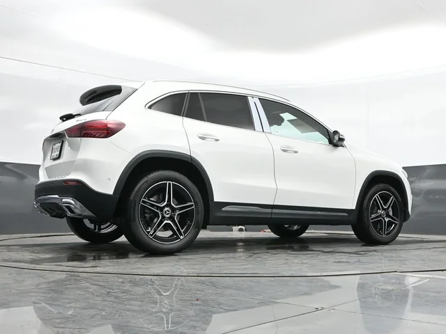 Nuevos MERCEDES-BENZ GLA à Estados chez autogozo