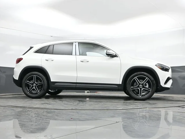 Nuevos MERCEDES-BENZ GLA à Estados chez autogozo
