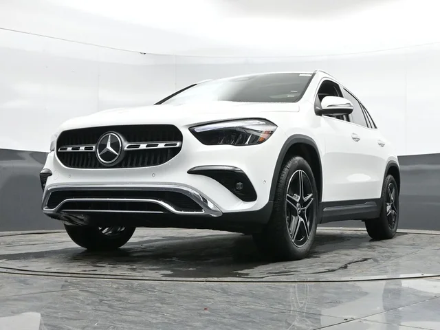 Nuevos MERCEDES-BENZ GLA à Estados chez autogozo