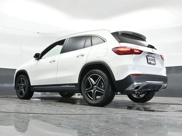 Nuevos MERCEDES-BENZ GLA à Estados chez autogozo