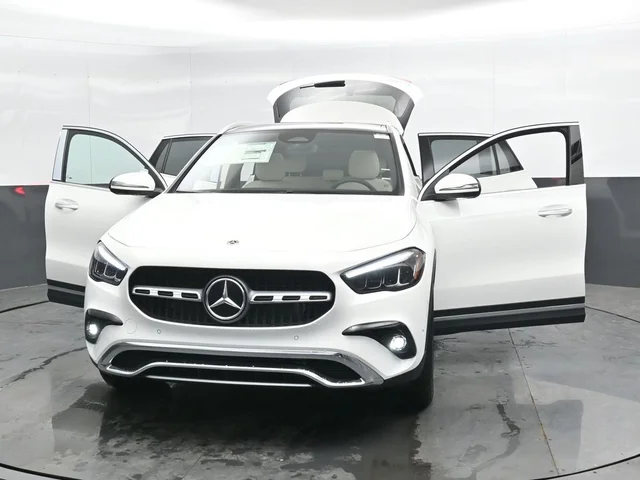 Nuevos MERCEDES-BENZ GLA à Estados chez autogozo