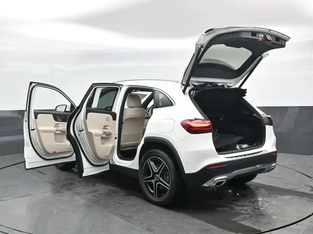 Nuevos MERCEDES-BENZ GLA à Estados chez autogozo