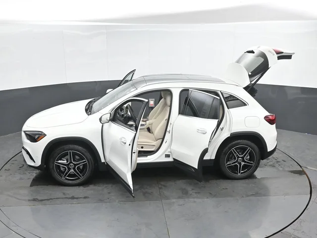 Nuevos MERCEDES-BENZ GLA à Estados chez autogozo