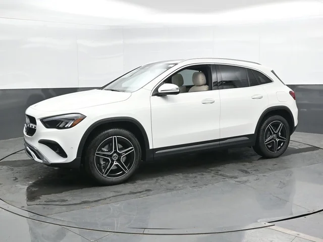 Nuevos MERCEDES-BENZ GLA à Estados chez autogozo