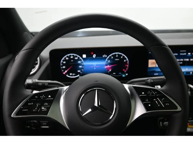 Nuevos MERCEDES-BENZ GLA à Estados chez autogozo