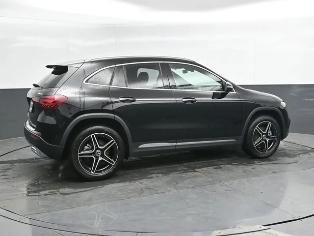 Nuevos MERCEDES-BENZ GLA à Estados chez autogozo