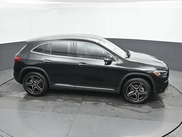 Nuevos MERCEDES-BENZ GLA à Estados chez autogozo