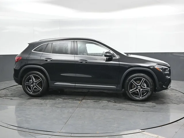 Nuevos MERCEDES-BENZ GLA à Estados chez autogozo