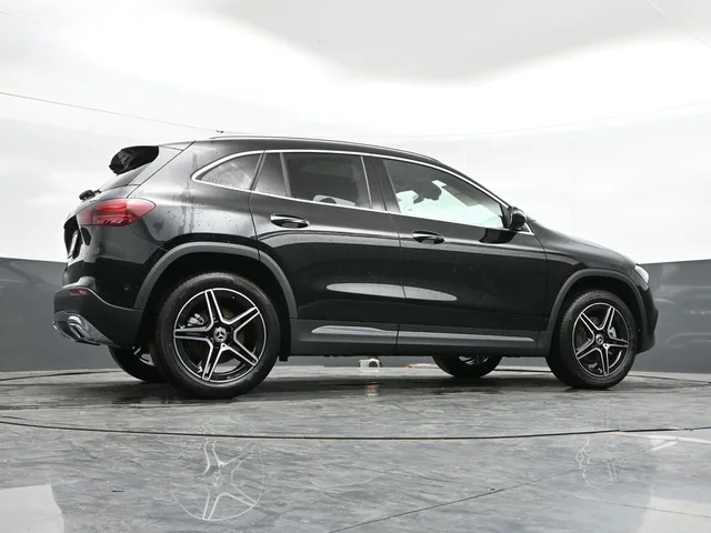 Nuevos MERCEDES-BENZ GLA à Estados chez autogozo